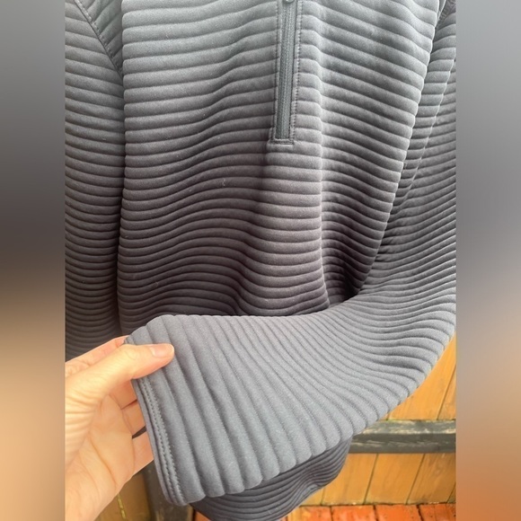 Under Armour Half Zip - Picture 3 of 5